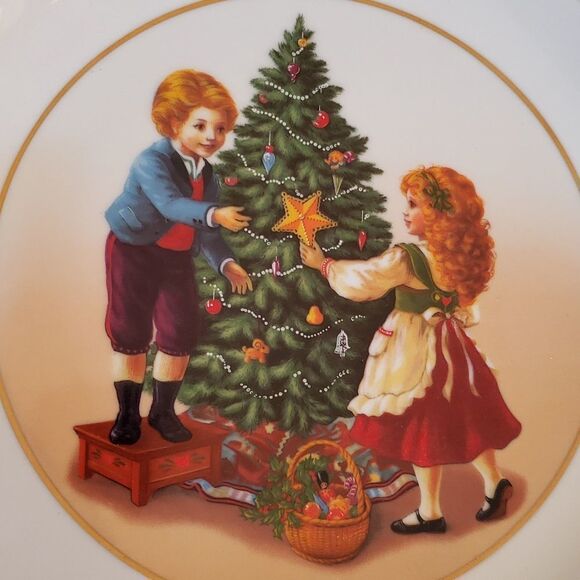 Vtg Avon Second Edition 1982 Christmas Memories Keeping the Christmas Tradition - Picture 10 of 13